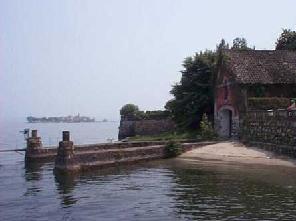 Xtrallusion photo gallery of Italy. Photos, pictures, images and photographs of the Italian Rivieras, the Italian Lakes, the Italian Alps, the Cinque Terre, the Amalfi coast and some of the most beautiful corners of Italy. Plus photos of Italian cities such as Pisa, Milan, Genoa and Rome.